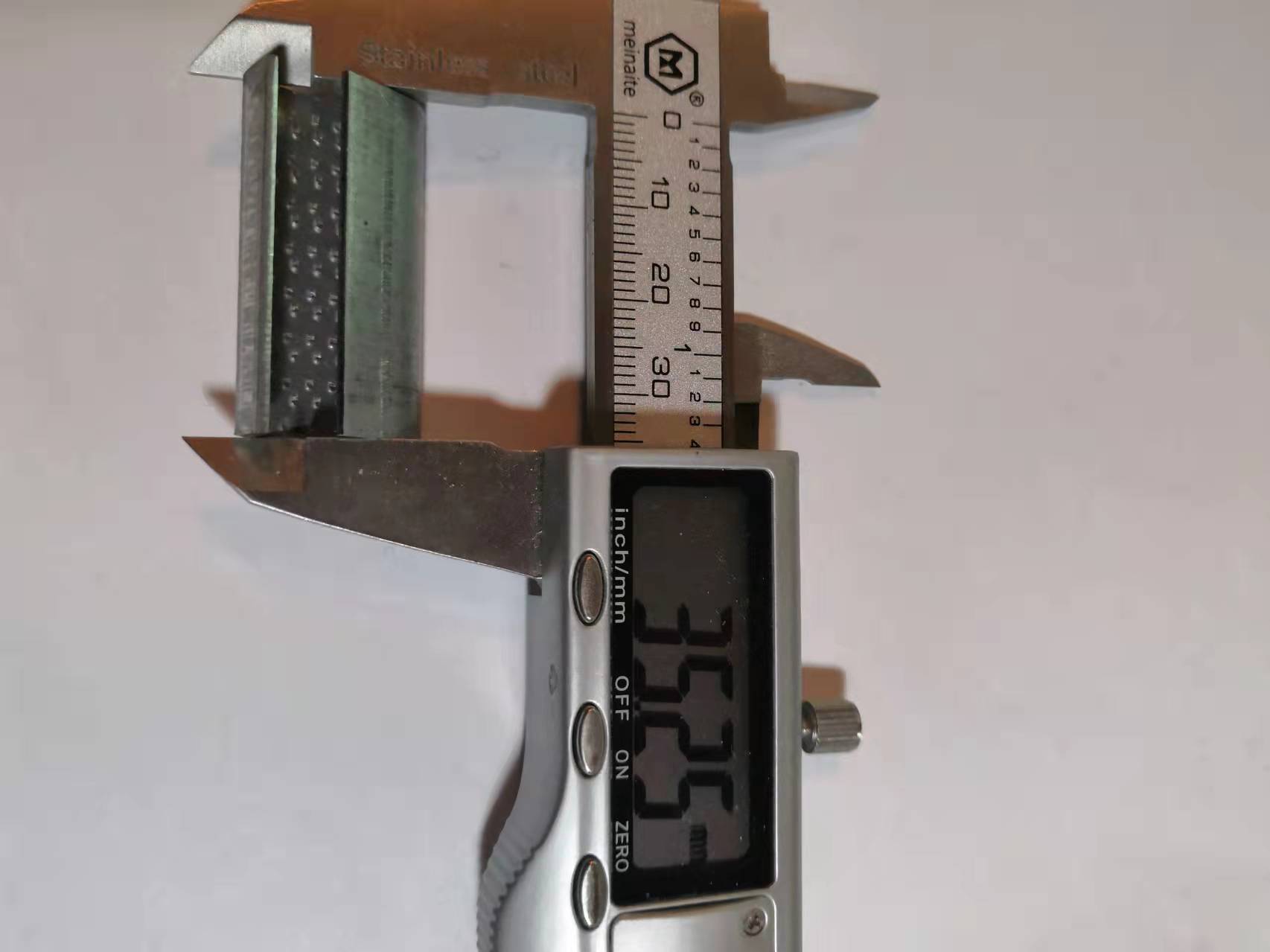 PET-strapping clip-machine for heavy-duty seal clip