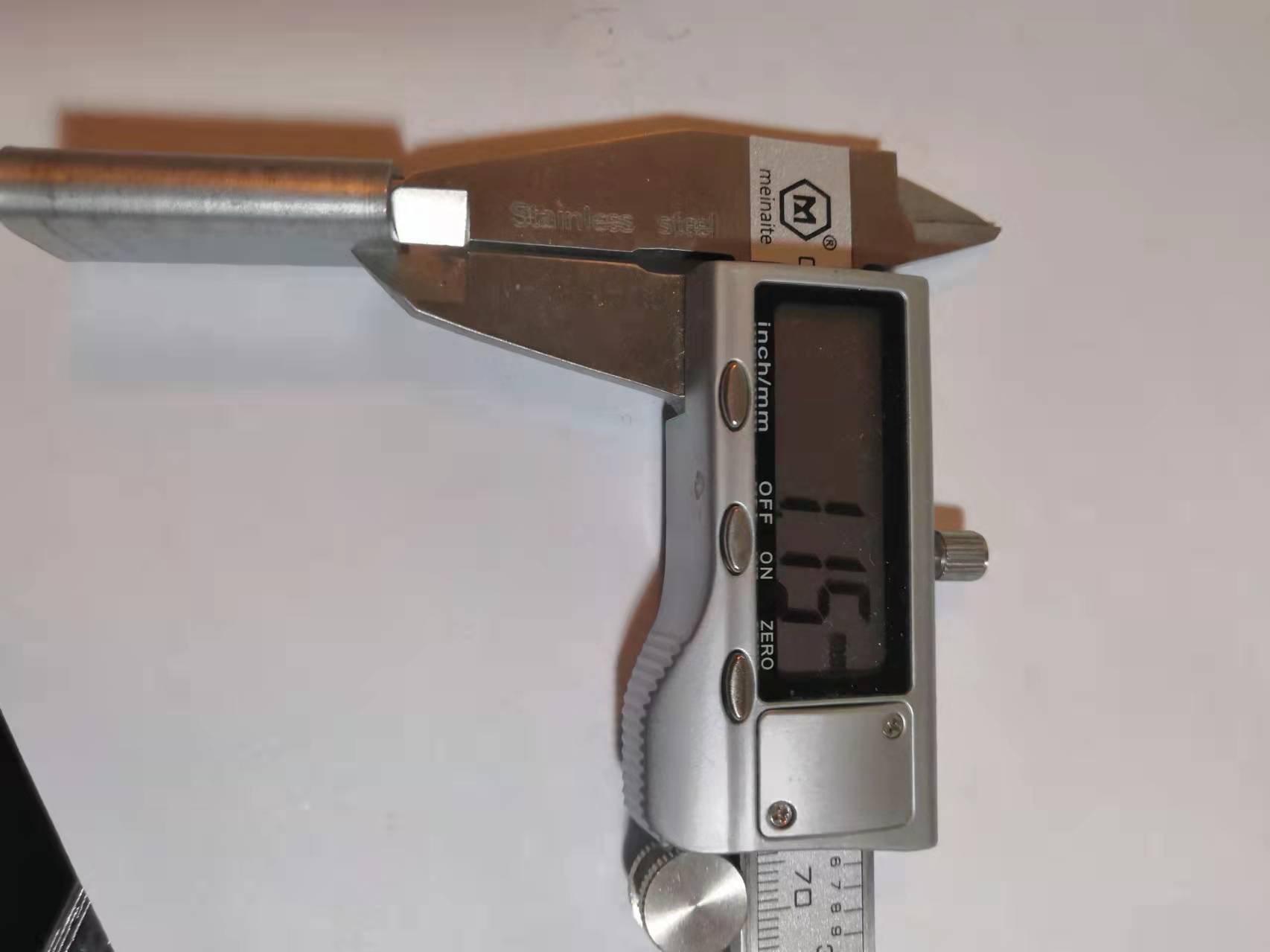 PET-strapping clip-machine for heavy-duty seal clip